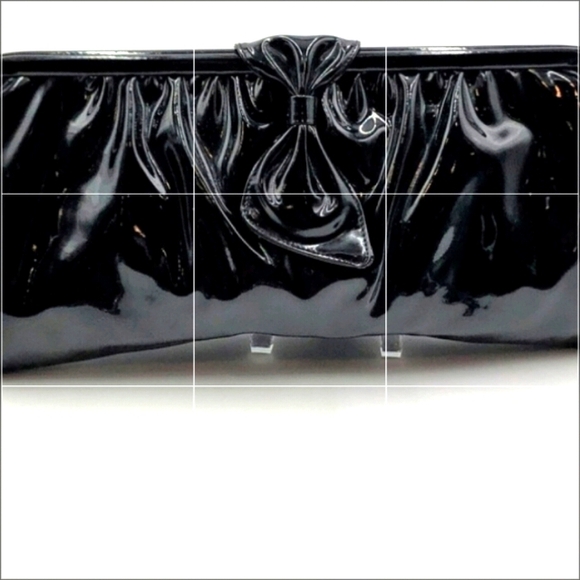 La Regale's Designer Vintage 60's Black Patent Leather Ande w/Bow Long Clutch - Picture 1 of 10